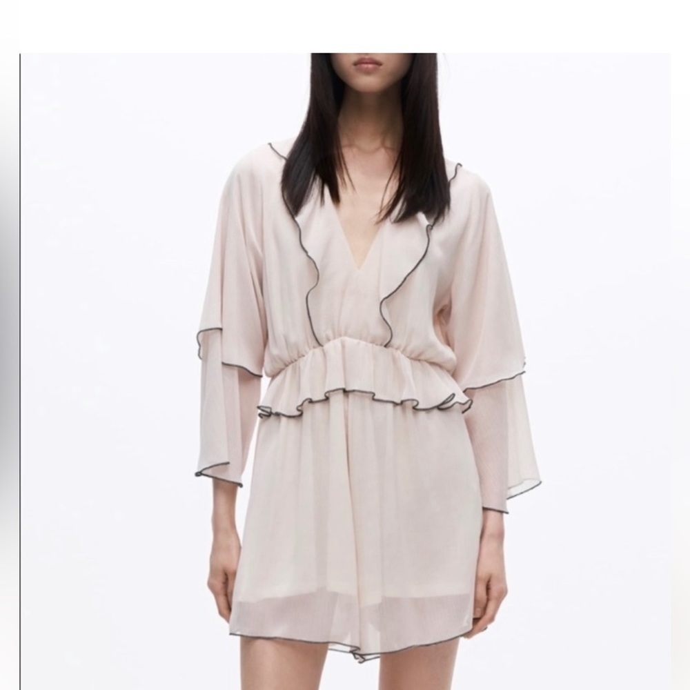 Zara contrast ruffled chic jumpsuit / romper XL - Picture 1 of 5